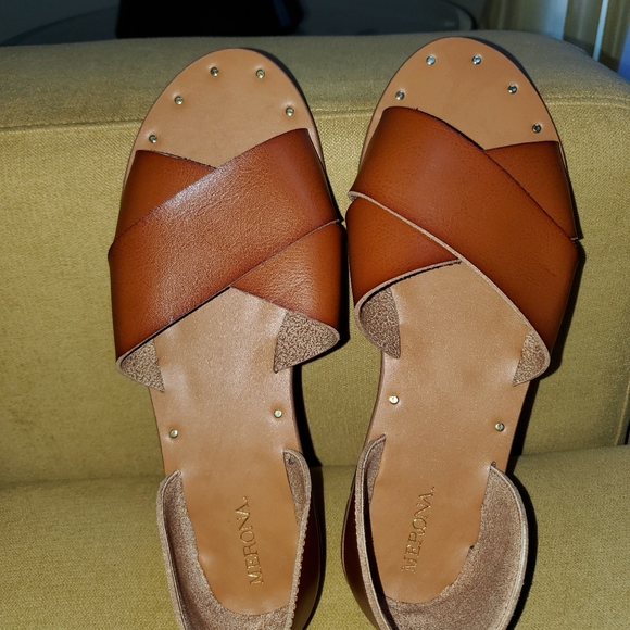 Shoes - Picture 2 of 4